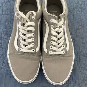 VANS OLD SKOOL SHOE GRAY AND WHITE